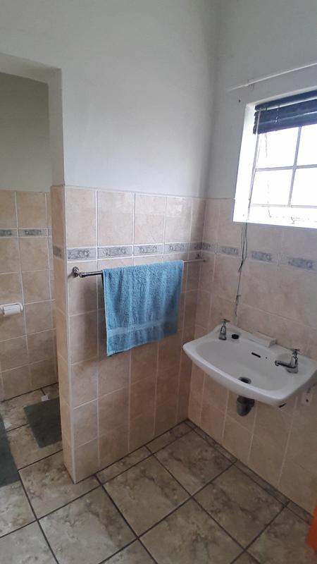 To Let 5 Bedroom Property for Rent in Grahamstown Eastern Cape